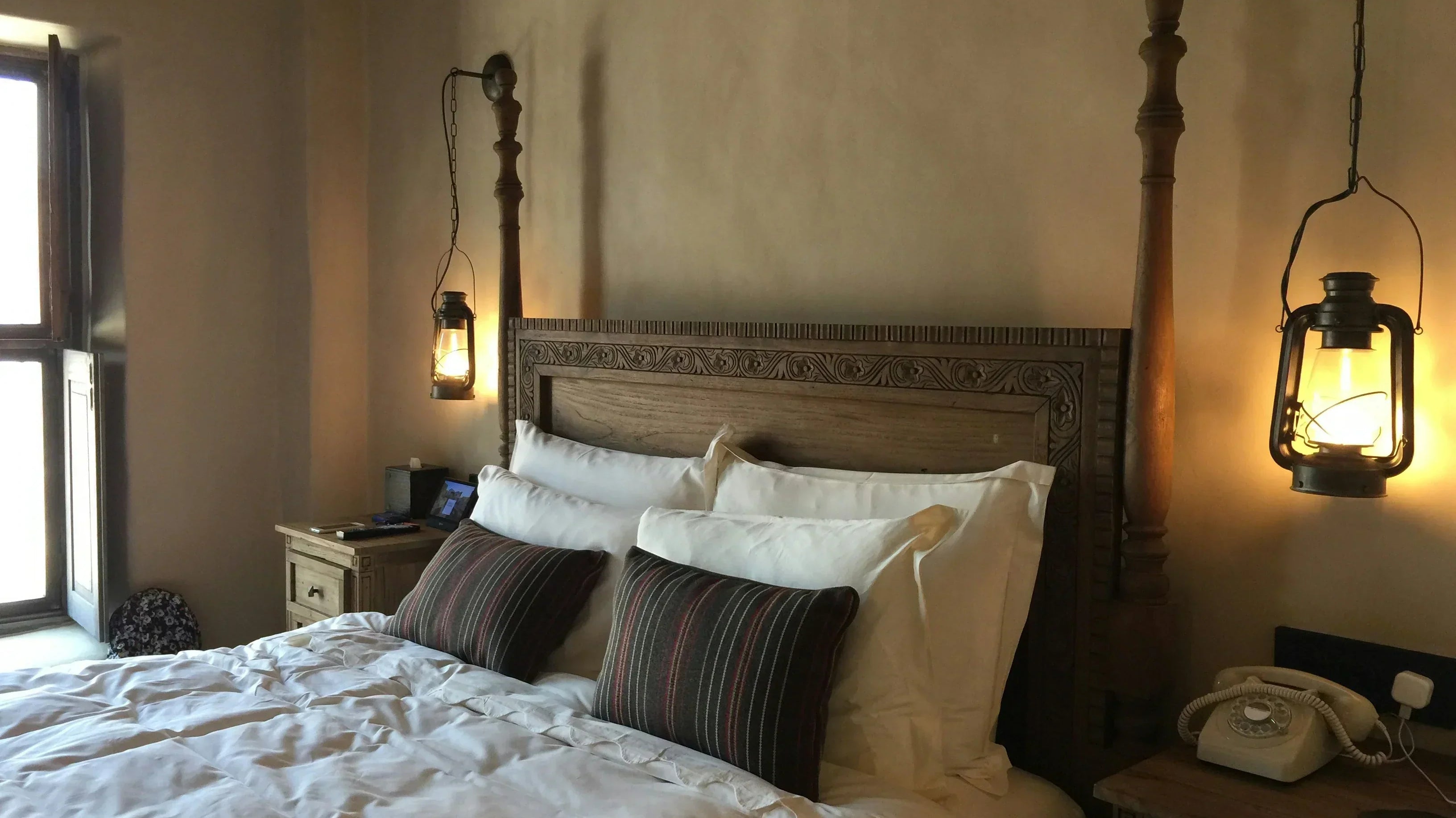 Do Full Sheets Fit a Queen Bed? | Full vs. Queen Bedding Size Guide