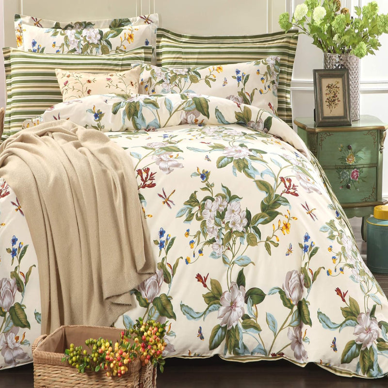 This bedroom features a FADFAY three-piece Duvet Cover Set.