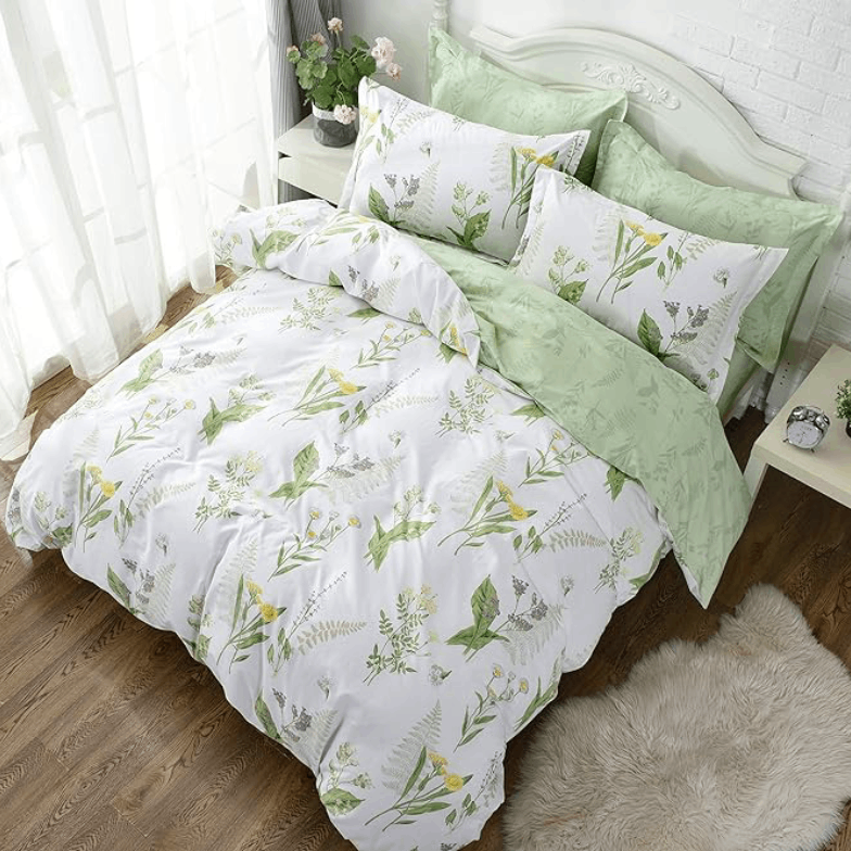 This FADFAY duvet cover set looks cleaner.
