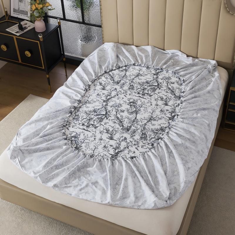 This FADFAY fitted sheet uses an elastic band design that securely wraps around the mattress, preventing it from shifting out of place.