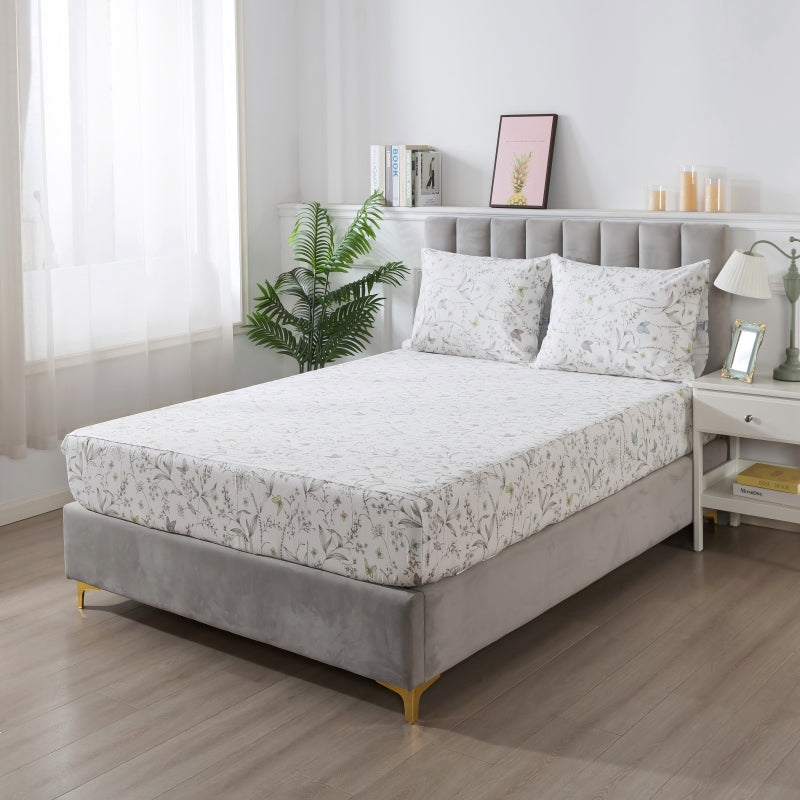 This bedroom features FADFAY's flat sheet, fitted sheet, and pillowcases.