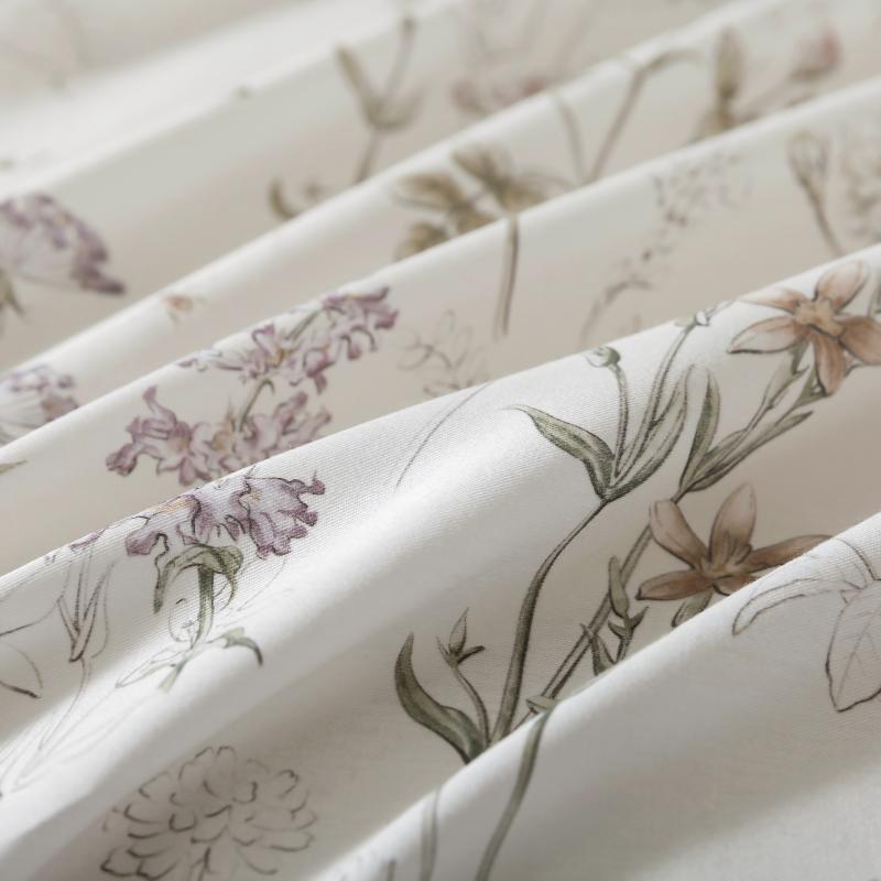 This FADFAY bedding sheet set uses 600 thread count.