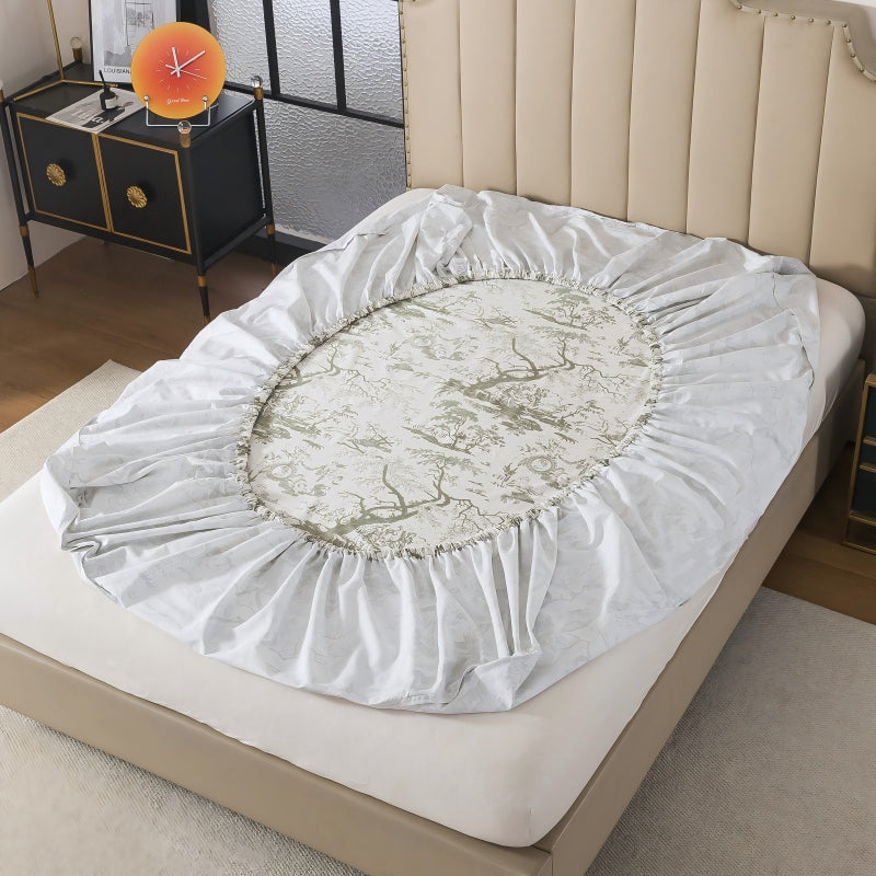 This FADFAY fitted sheet uses an elastic band design that securely wraps around the mattress, preventing it from shifting out of place.