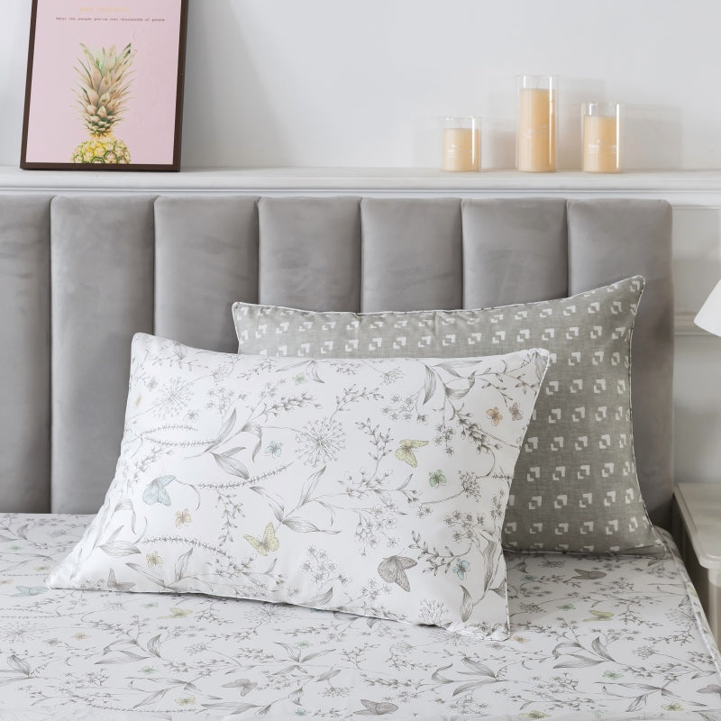 These two pillows are using FADFAY pillowcases.