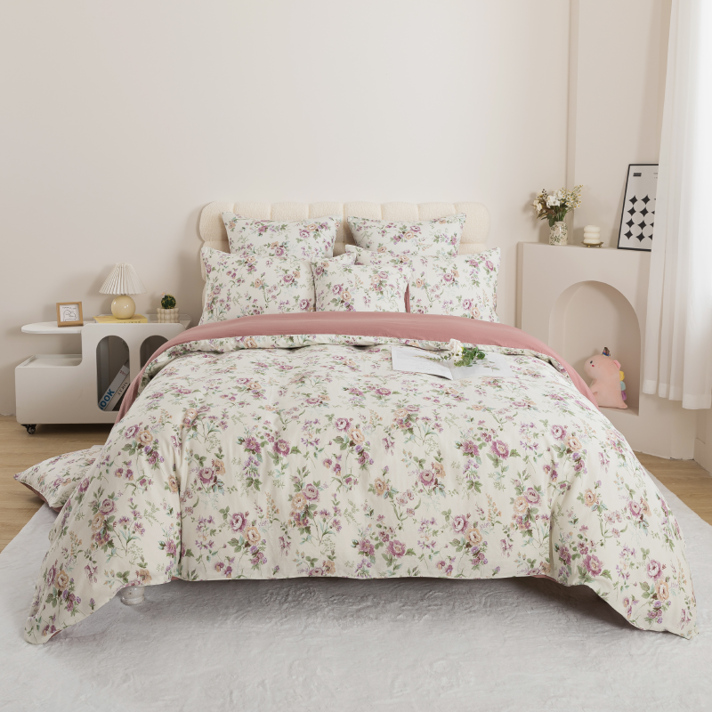 This bedroom features a FADFAY three-piece Duvet Cover Set.