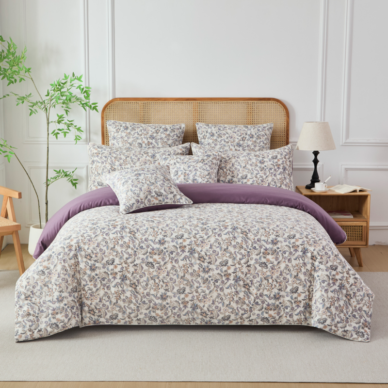 This bedroom features a FADFAY three-piece Duvet Cover Set.