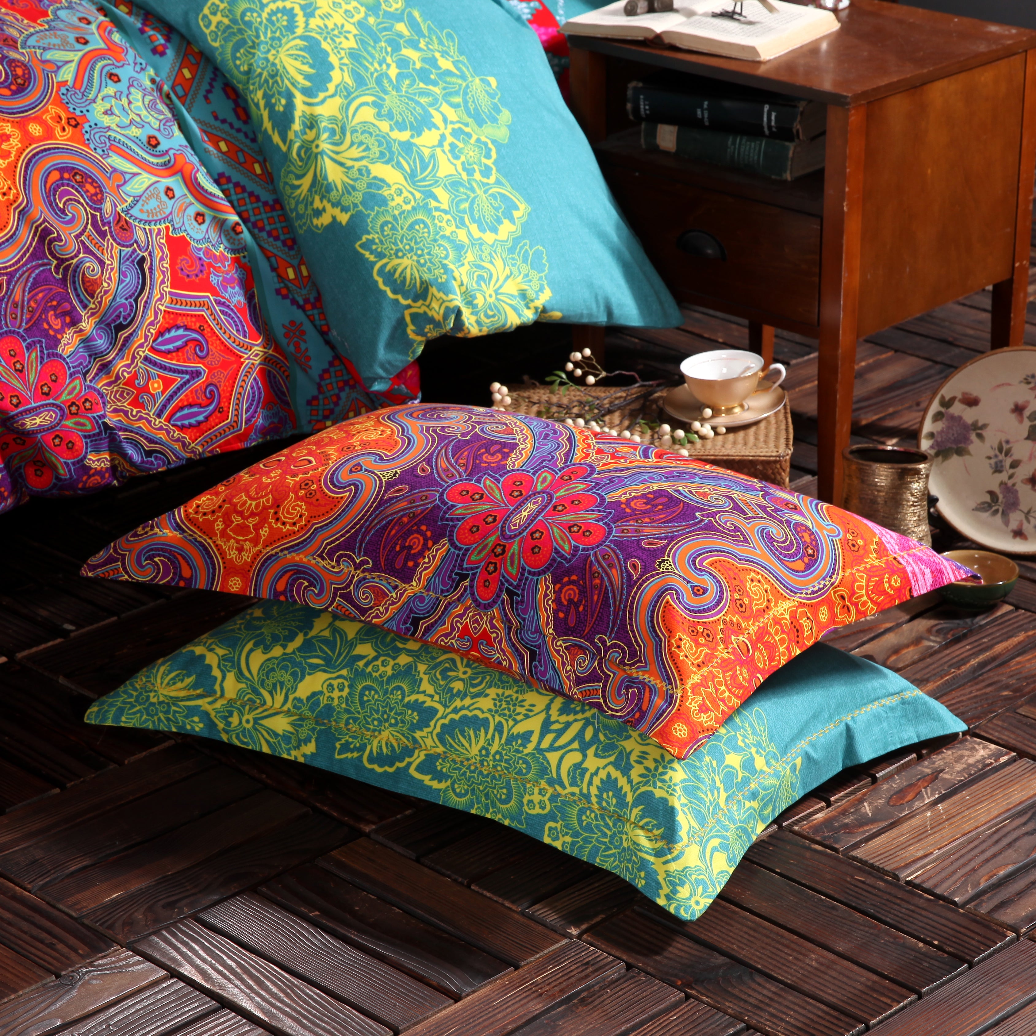 Old Fashioned Floral Bedding Set: Embrace Timeless Charm in Your Bedroom