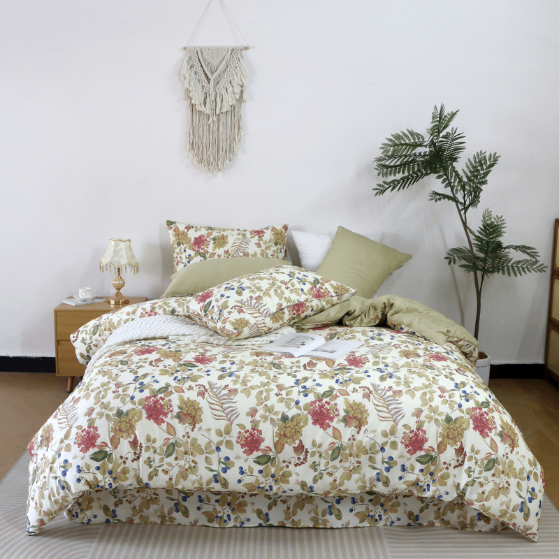 This bedroom features a FADFAY three-piece Duvet Cover Set.