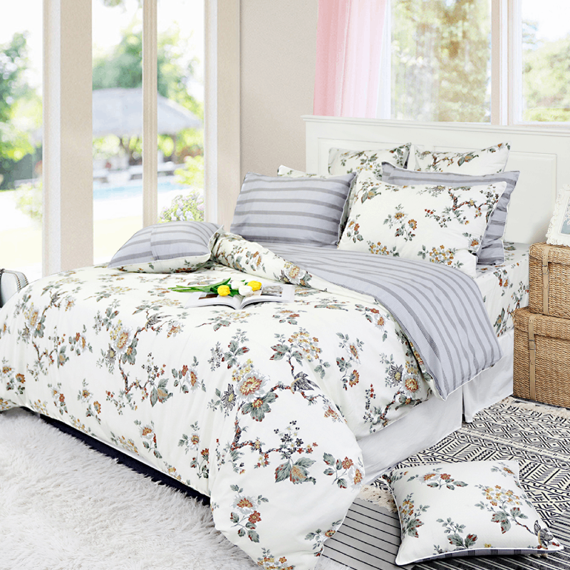 This FADFAY duvet cover set is clean and fresh overall.