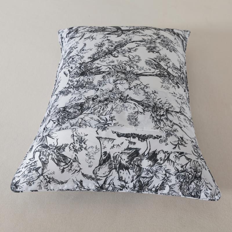 This pillow is using FADFAY pillowcase.