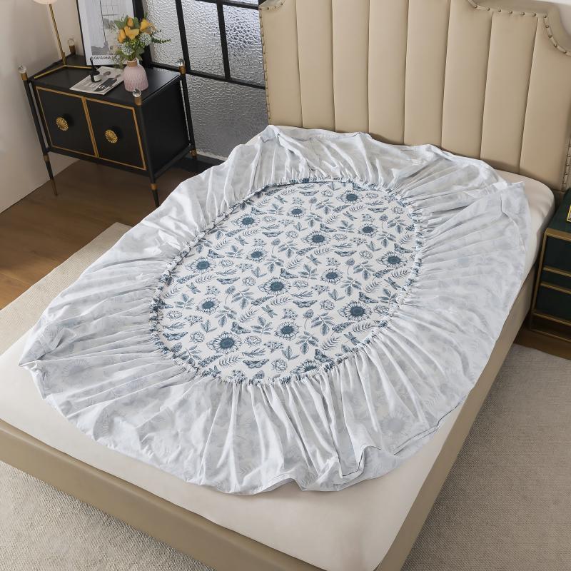This FADFAY fitted sheet uses an elastic band design that securely wraps around the mattress, preventing it from shifting out of place.