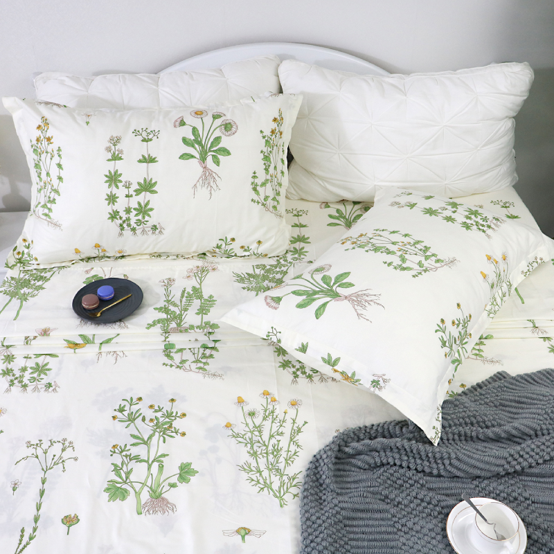 This bedroom features a FADFAY four-piece bedding sheet Set.