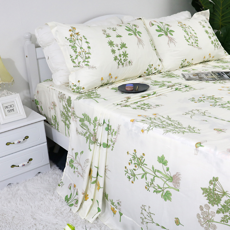 This bedroom features FADFAY's flat sheet, fitted sheet, and pillowcases.
