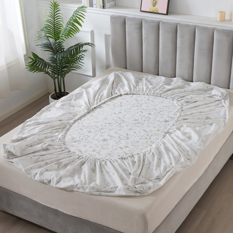 This FADFAY fitted sheet uses an elastic band design that securely wraps around the mattress, preventing it from shifting out of place.