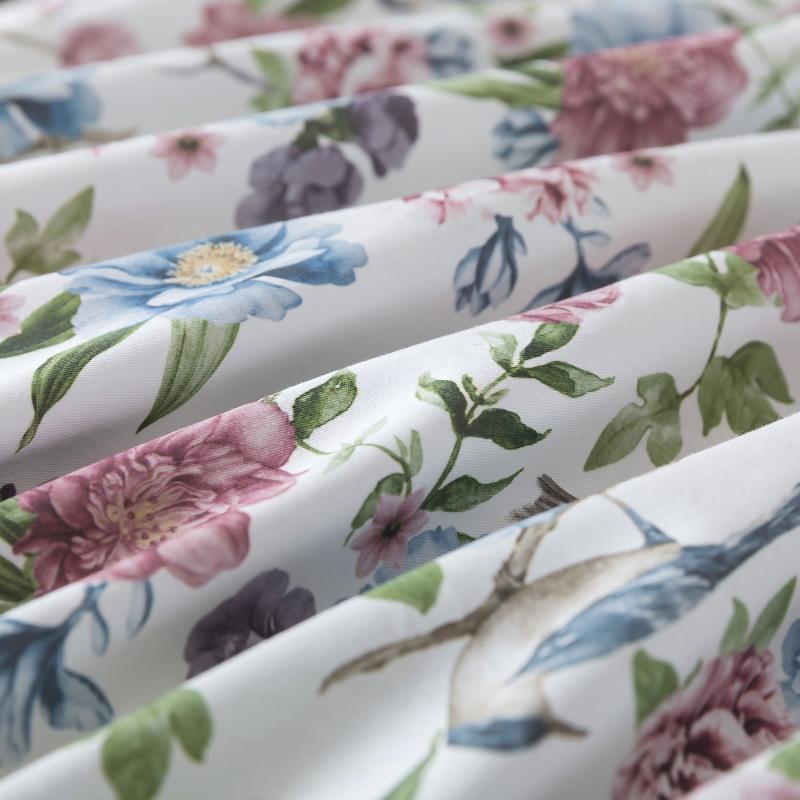 This FADFAY bedding sheet set uses 600 thread count.