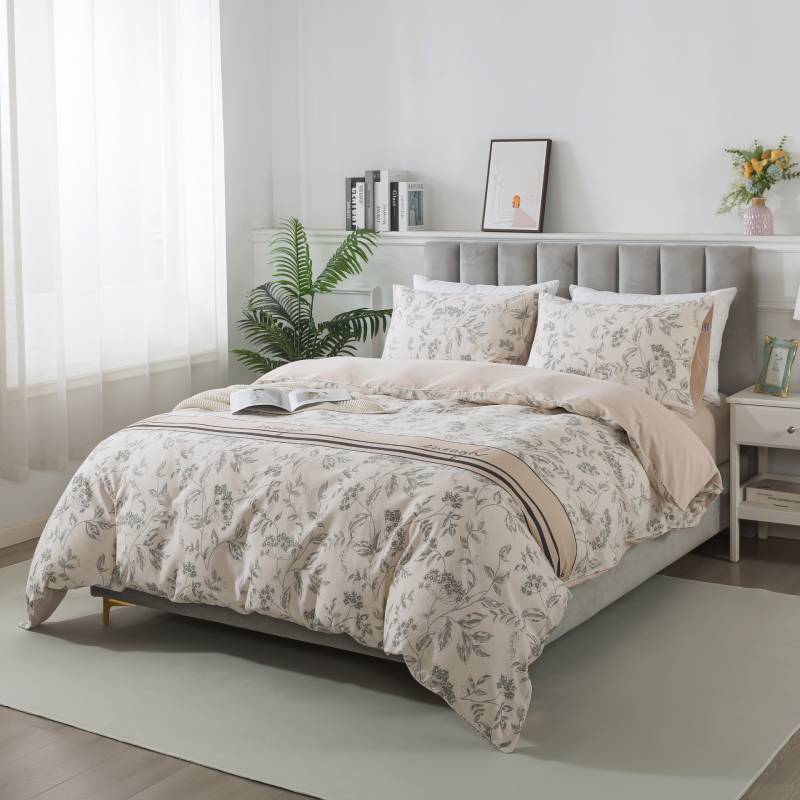 This FADFAY duvet cover set is clean and fresh overall.