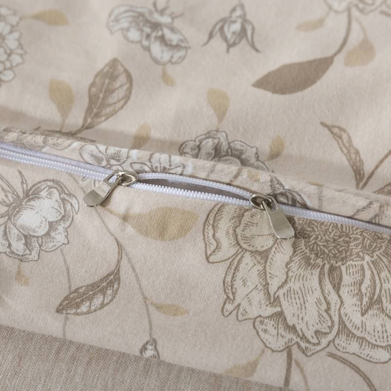 The zipper design makes FADFAY duvet covers more convenient to use.