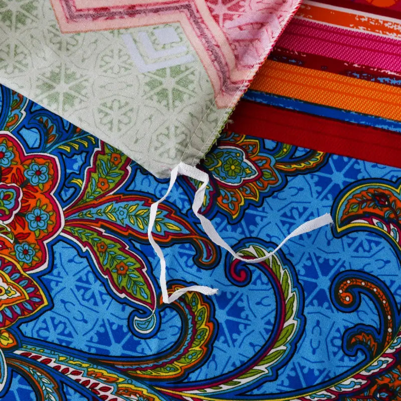 The strap design of this FADFAY makes the comforter stay neat and less prone to deformation.