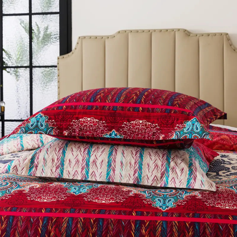 These two pillows are using FADFAY pillowcases.