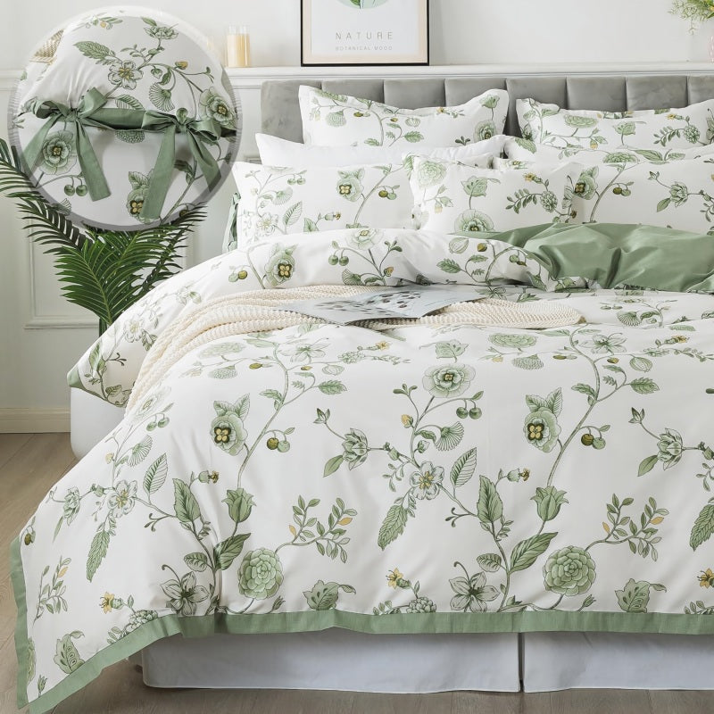 This bedroom features a FADFAY three-piece Duvet Cover Set.