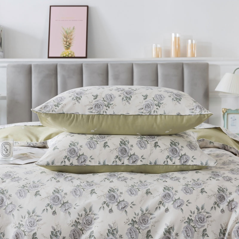 These two pillows are using FADFAY pillowcases.