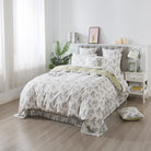 This FADFAY duvet cover set is clean and fresh overall.