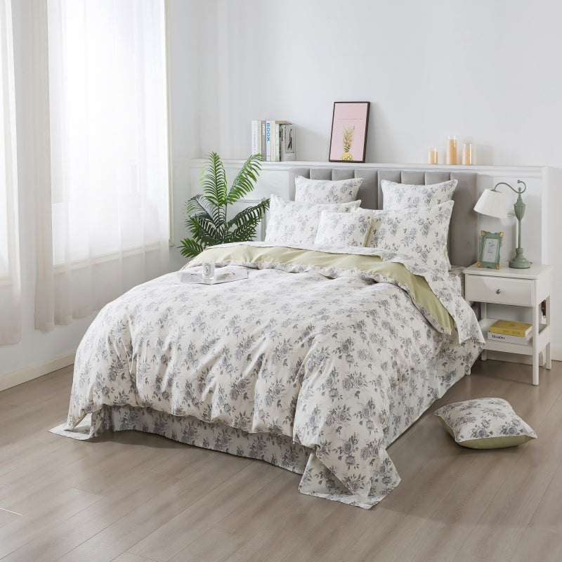This FADFAY duvet cover set is clean and fresh overall.