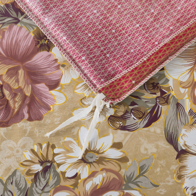 The strap design of this FADFAY makes the comforter stay neat and less prone to deformation.