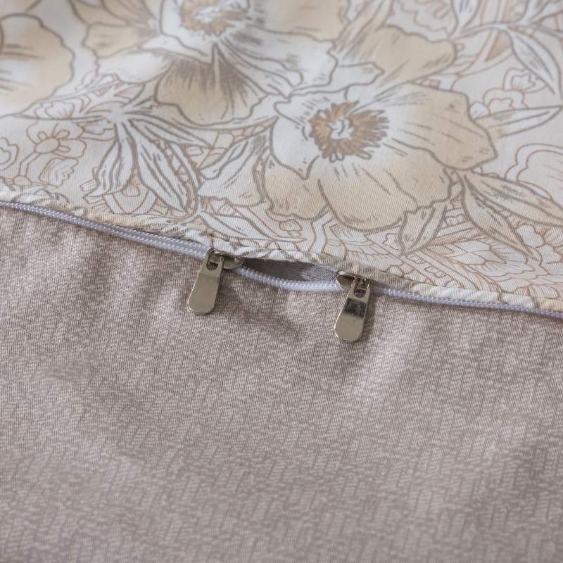 The zipper design makes FADFAY duvet covers more convenient to use.