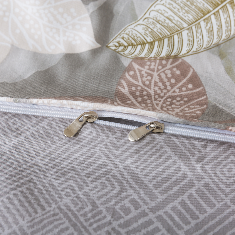 The zipper design makes FADFAY duvet covers more convenient to use.