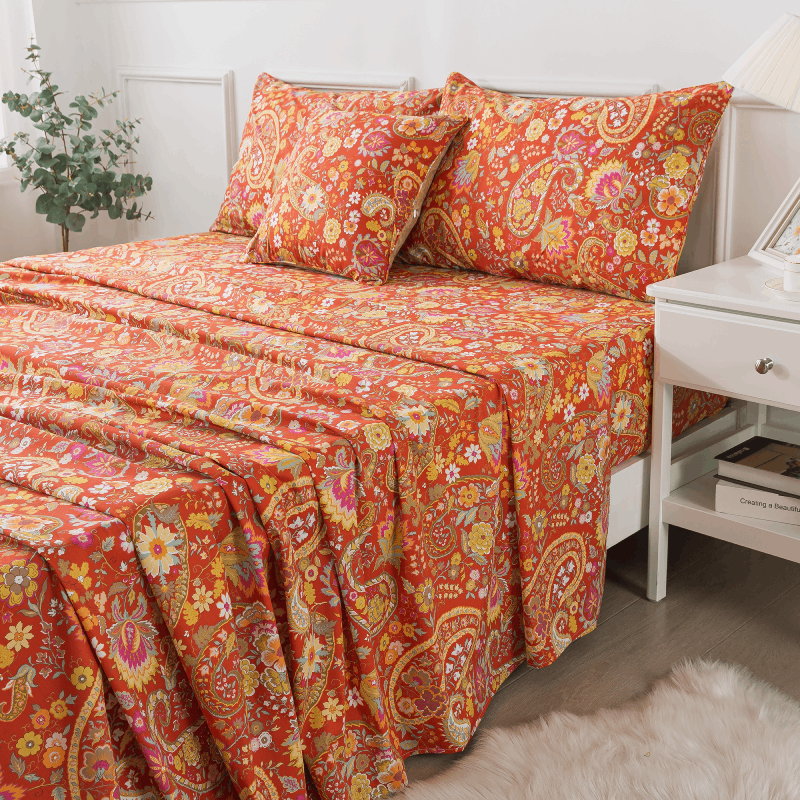 This bedroom features FADFAY's flat sheet, fitted sheet, and pillowcases.