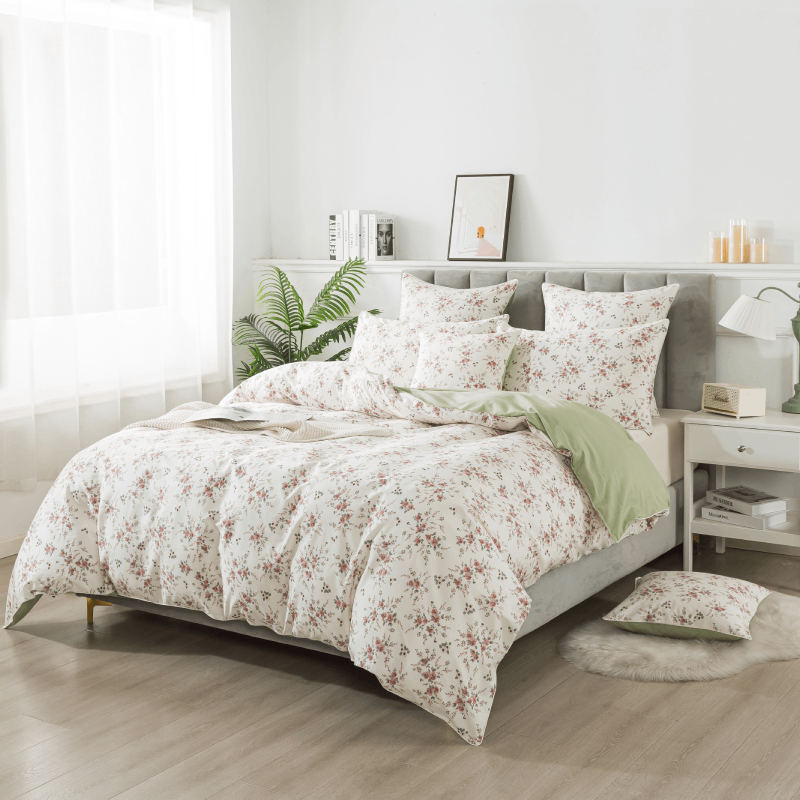 This FADFAY duvet cover set is clean and fresh overall.