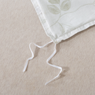 The strap design of this FADFAY makes the comforter stay neat and less prone to deformation.