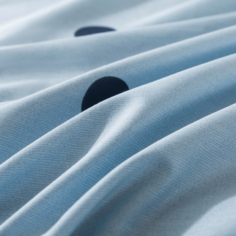 This FADFAY bedding sheet set uses 400 thread count.