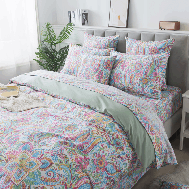 This FADFAY duvet cover set is clean and fresh overall.