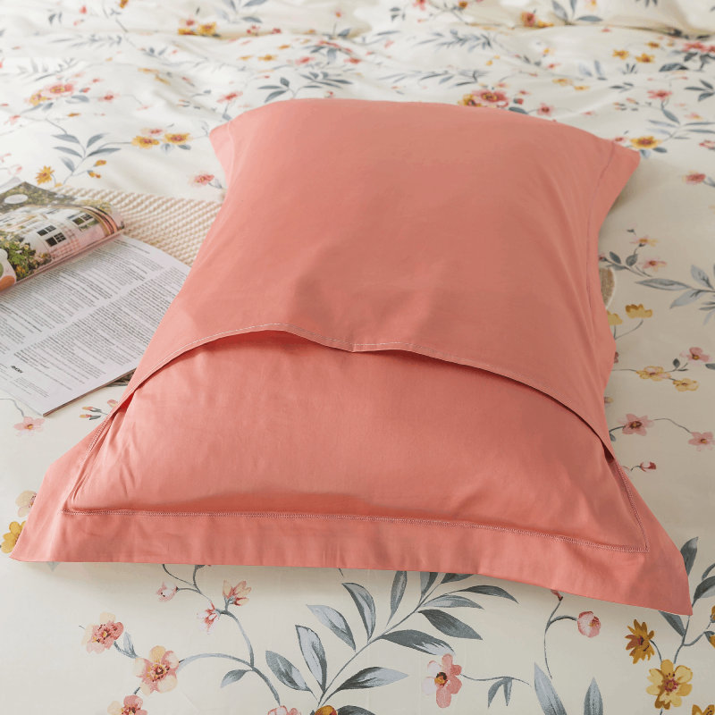 The back side of this FADFAY pillowcase is primarily pure pink.