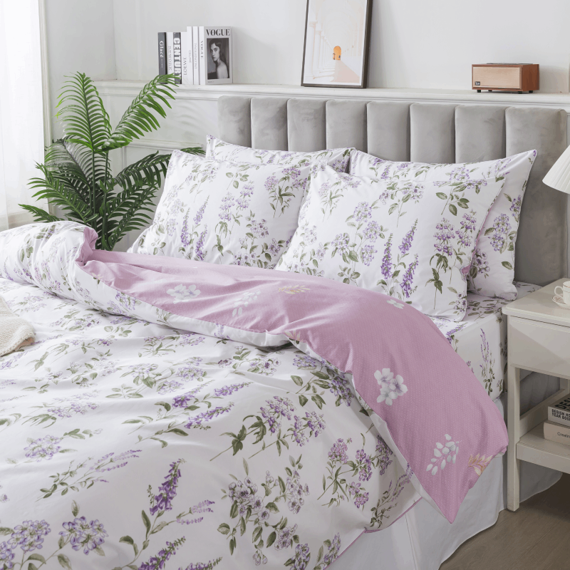 This FADFAY duvet cover set is clean and fresh overall.