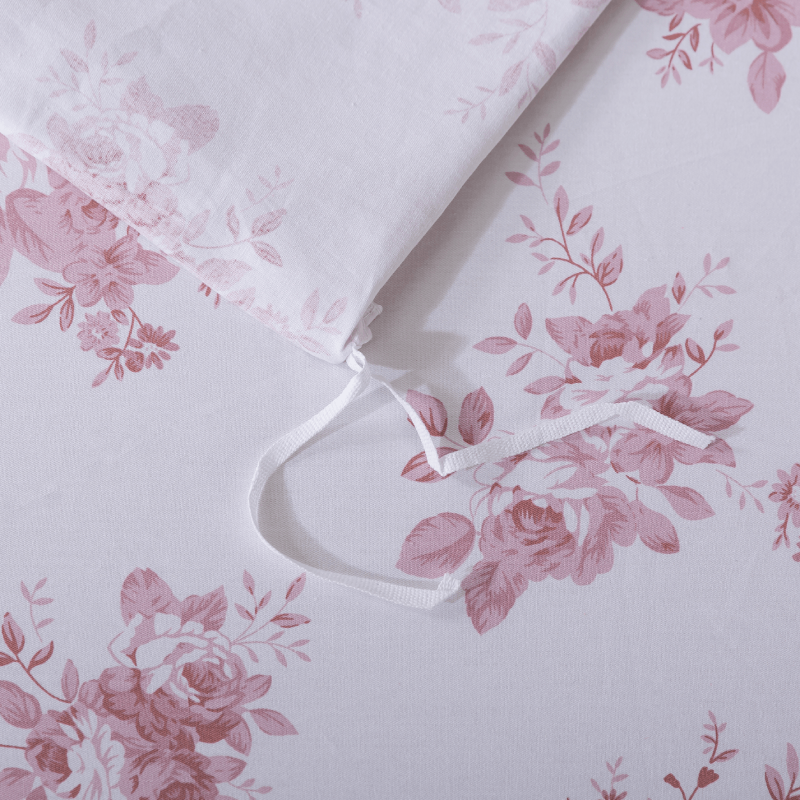 The strap design of this FADFAY makes the comforter stay neat and less prone to deformation.