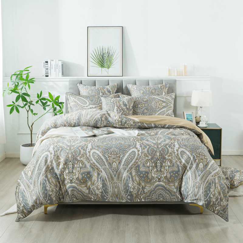 This bedroom features a FADFAY three-piece Duvet Cover Set.